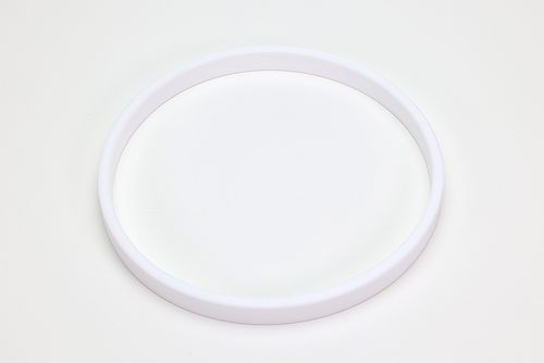 Centering ring for reaction vessel